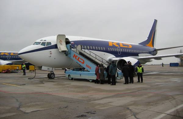Лайнер Boeing-737 авиакомпании  КД-Авиа (Калининградавиа) 