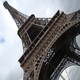 Эйфелеву башню на пять часов закрыли для доступа туристов