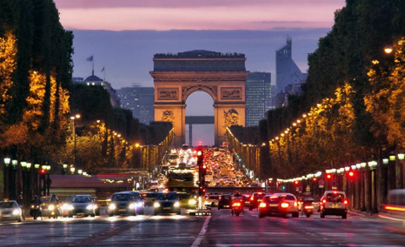 Теракты в Париже стоили городу двух миллионов туристов