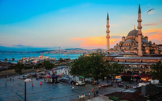 Хотельеры Стамбула экстренно снижают цены 