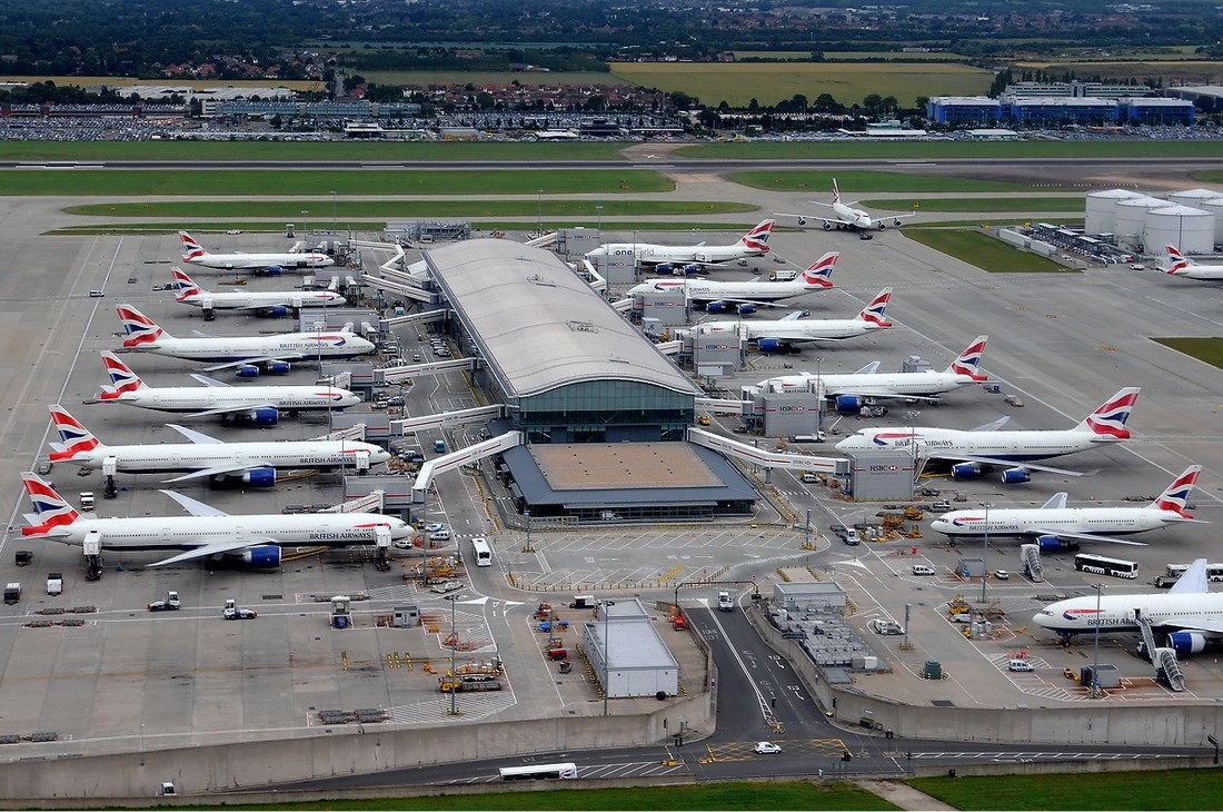 СМИ: аэропорты и АЭС Великобритании находятся под угрозой