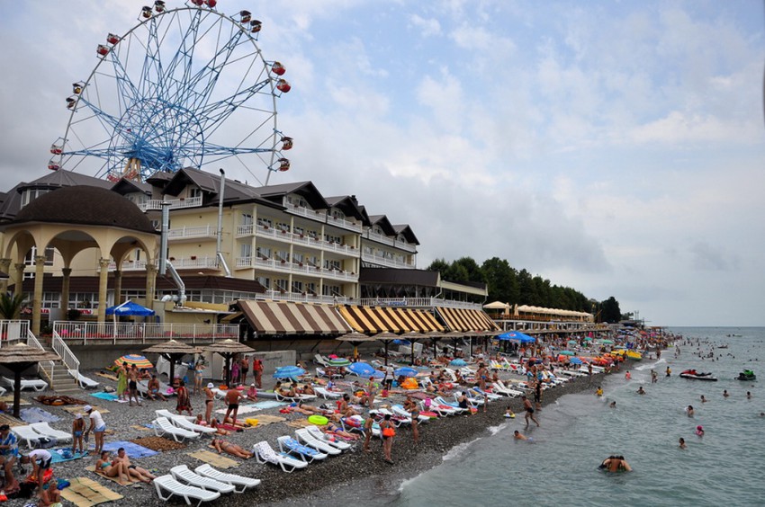 Мэр Сочи заявил об ожидаемой перегрузке курорта в августе