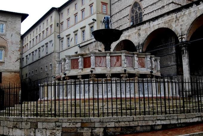 Италия - Перуджа. Fontana Maggiore