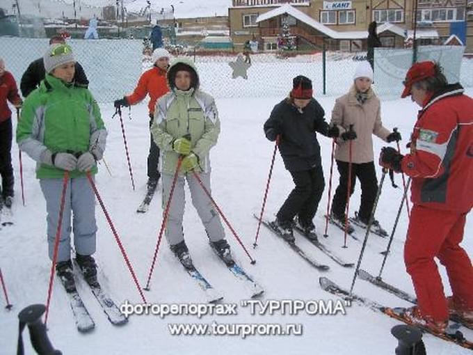 А вот теперь вы стоите на лыжах.