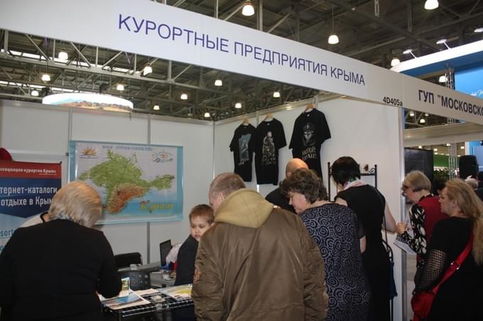 Интурмаркет-2015: у стенда курортных предприятий Крыма очередь желающих узнать о возможностях отдыха в крае.