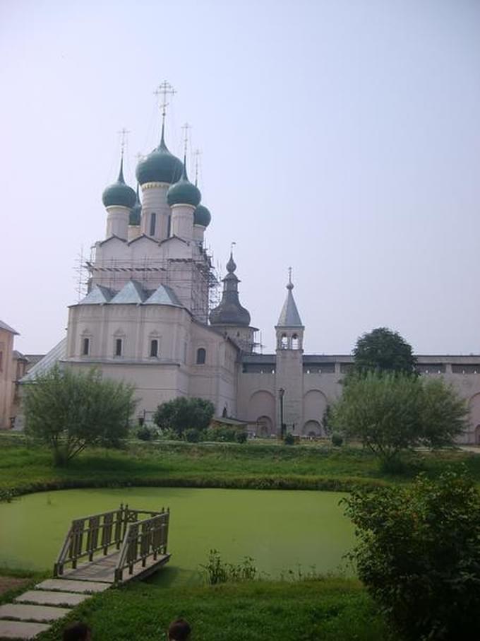 Авито ростов великий. Гостиница в Ростовском Кремле. Погода в Ростове Ярославском. Сколько людей живёт в Великом Ростове. Ростов Великий  аренда машины ..