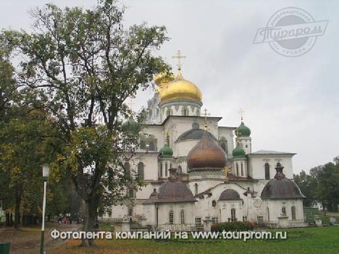 Кстати, а так выглядит сам ХРАМ в монастыре... Точная копия Иерусалимского...