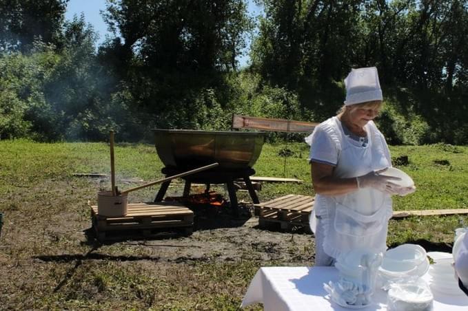 Подготовка к раздаче Царь-Каши