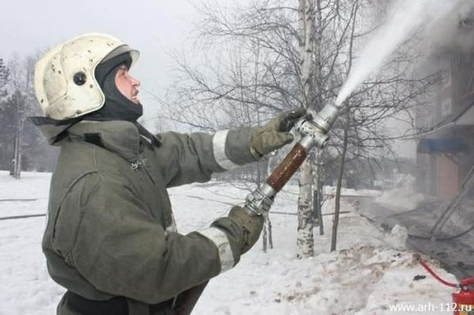 Фоторепортаж с места события предоставлен пресс-службой ГУ МЧС России по Архангельской области