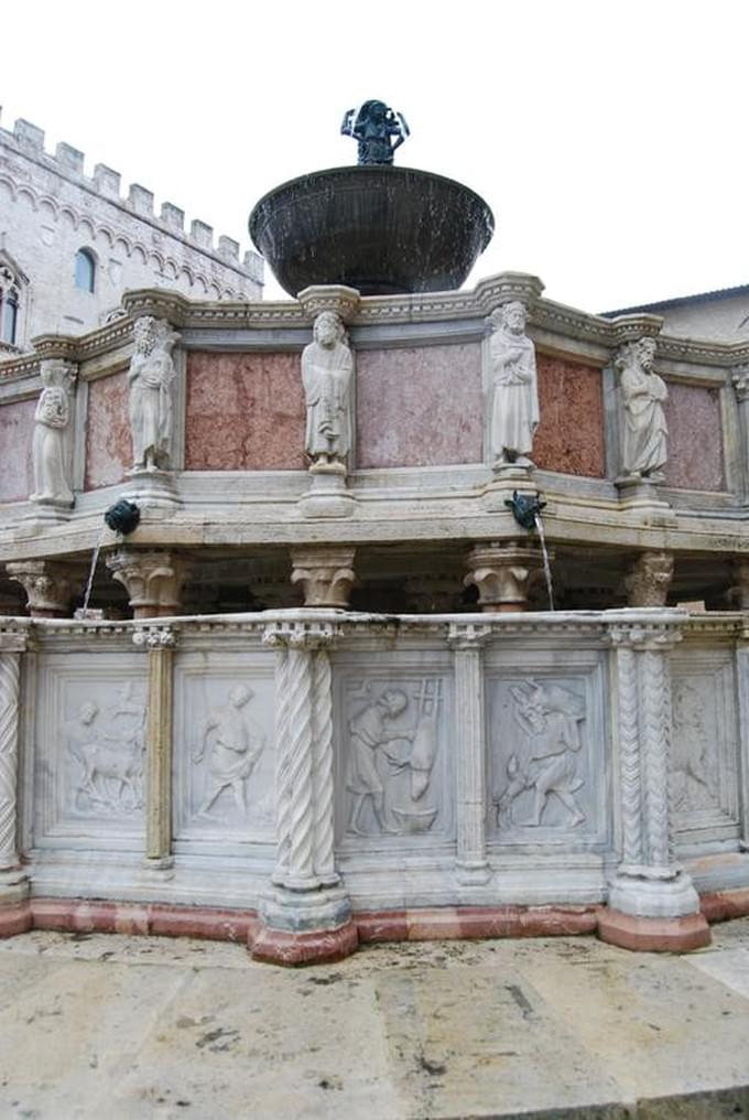 Италия - Перуджа. Fontana Maggiore