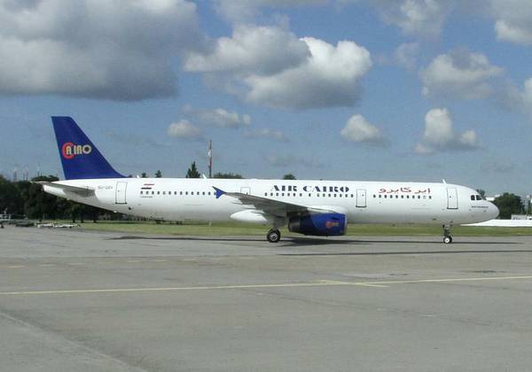 Лайнер Airbus A-320 авиакомпании  Air Cairo 