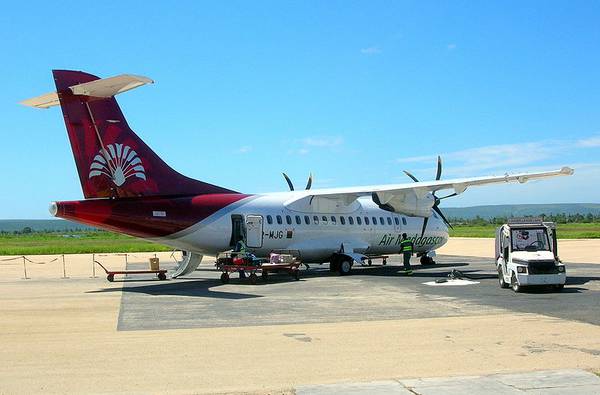 Лайнер Boeing-737 авиакомпании  Air Madagascar 