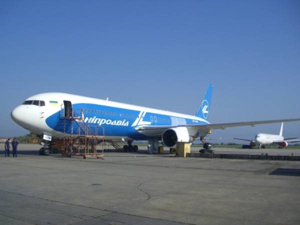 Лайнер Boeing-737 авиакомпании  Днеправиа 