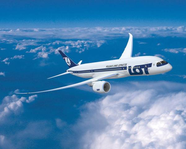 Лайнер Boeing-767 авиакомпании  LOT 