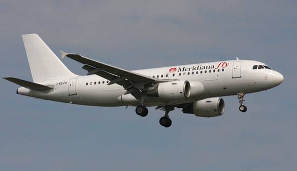 Лайнер Airbus A-320 авиакомпании  Meridiana fly 