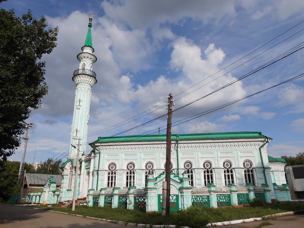 Мечеть азнакаево. Азимовская мечеть Казань. Мечеть Аль-Марджани Казань. Соборная мечеть Мензелинск. Азимовская мечеть ул. Фаткуллина, 15.