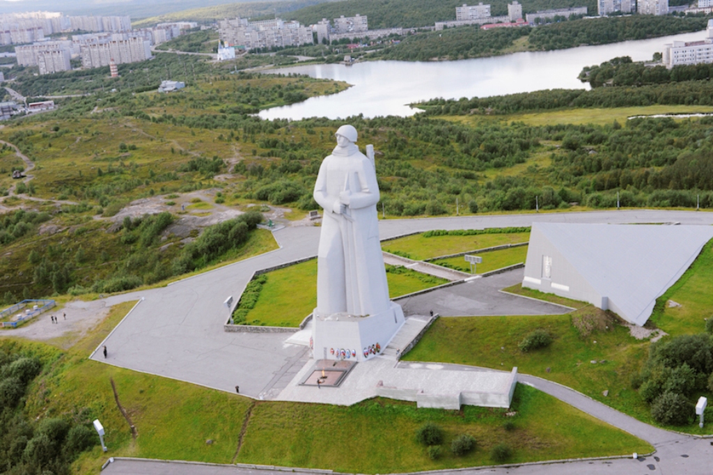 Памятник алеша в мурманске фото и история