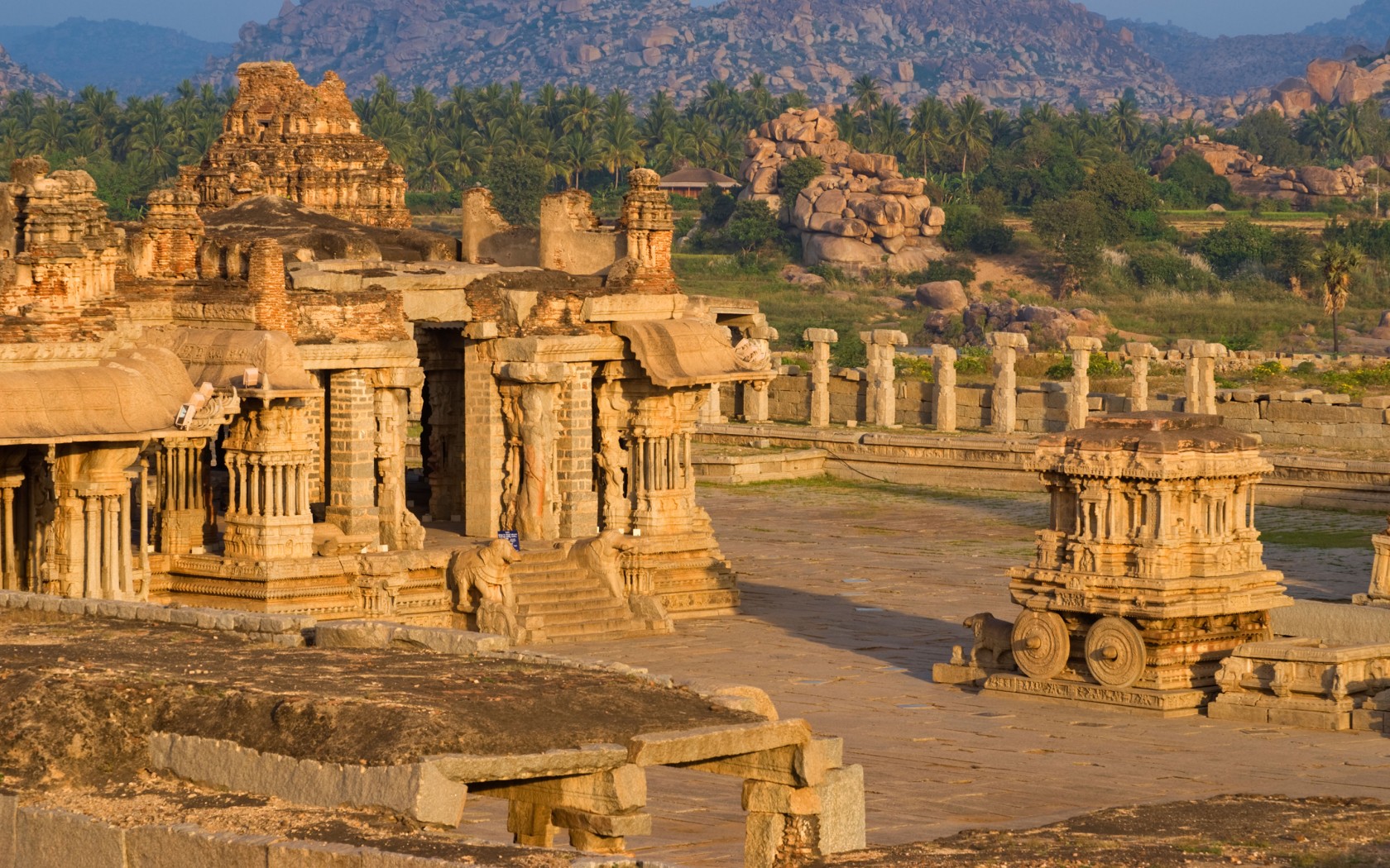 Руины Виджаянагара в Индии