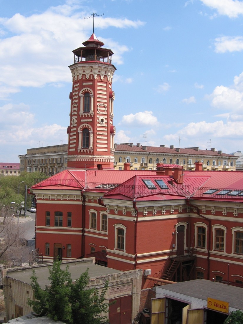 Волгоградские части. Здание Царицынской пожарной команды Волгоград. Царицынская архитектура Волгоград. Архитектура монумент Волгограда. Красная башня Волгоград.