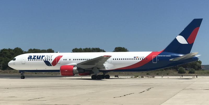 Лайнер Azur Air совершил экстренную посадку во Флориде
