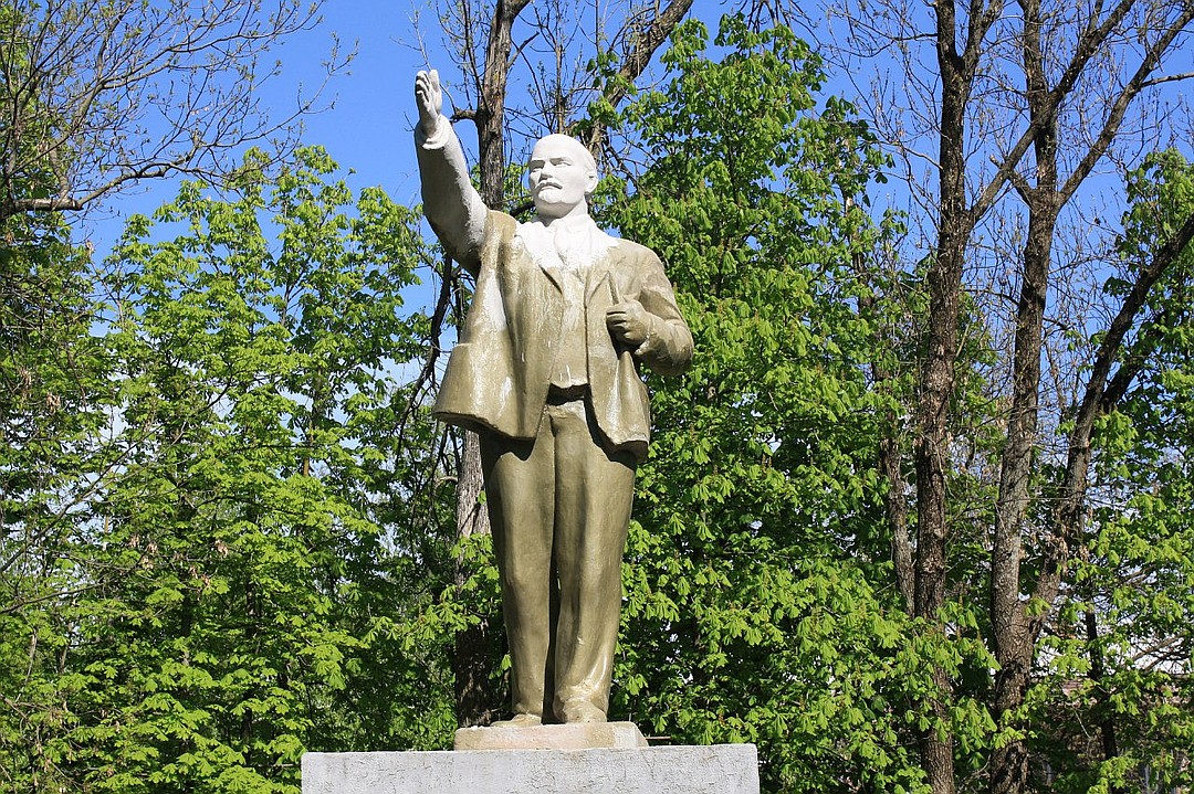 В Госдуме предложили сослать все памятники Ленину в Ульяновск, в парк для «красного» туризма