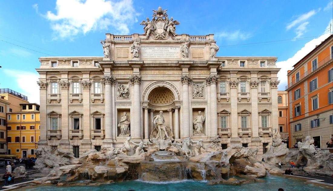 За купание в фонтане в Риме туристов оштрафовали на 900 евро