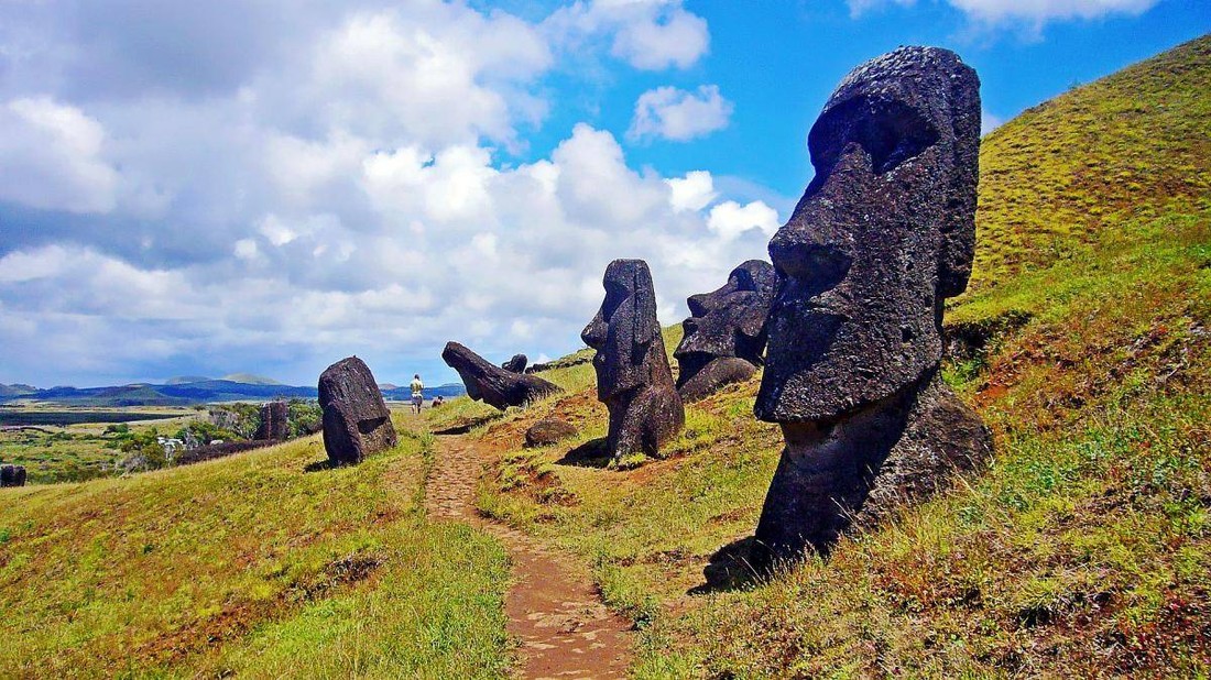 Остров Пасхи планируют переименовать и вести ограничения для туристов