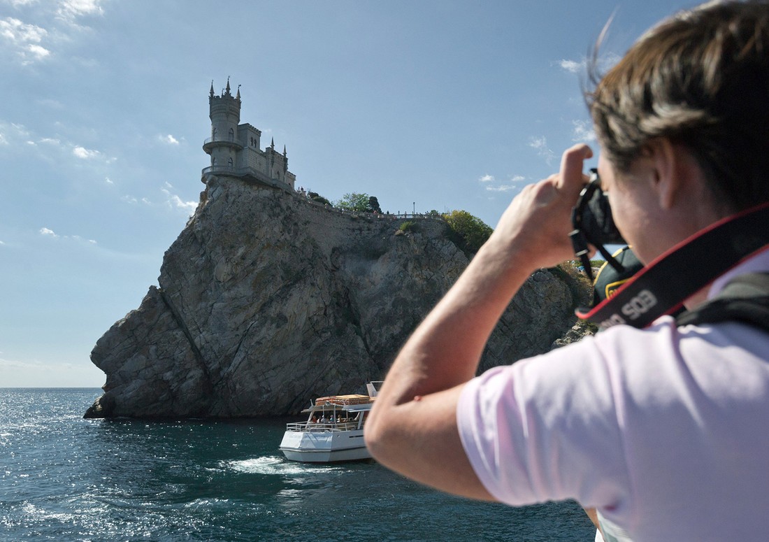 Крым посетили 100 тыс. въездных туристов