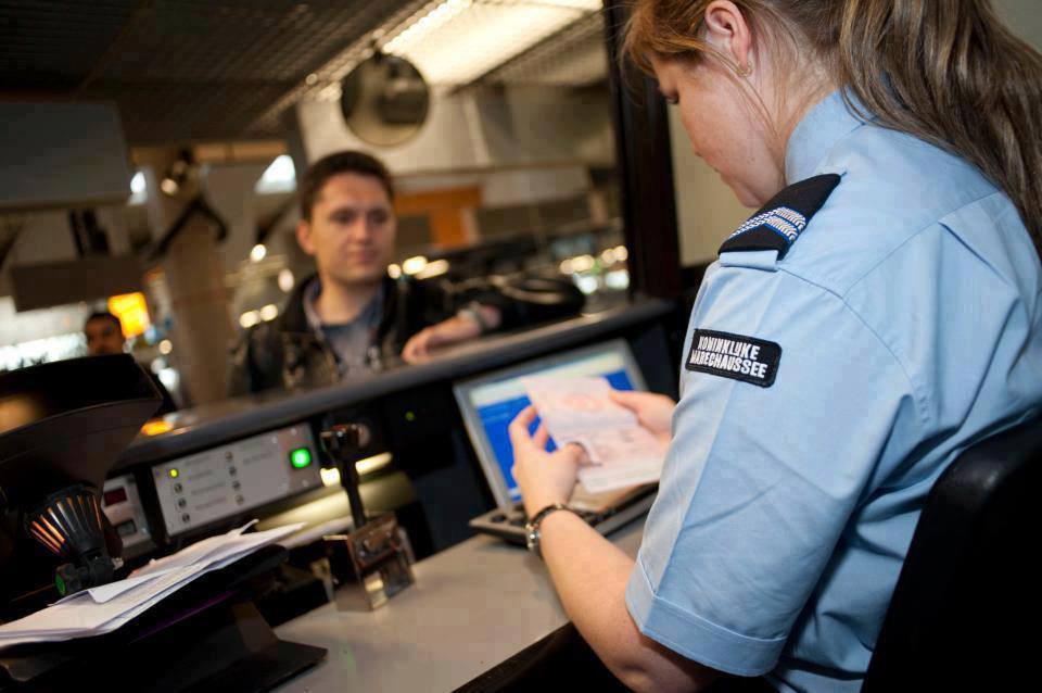 Туристам при въезде в страны ЕС перестанут ставить штамп в паспорт
