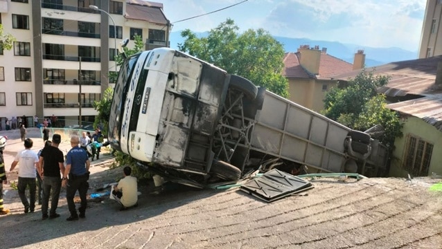 В Анталии перевернулся туристический автобус: 3 человека в тяжелом состоянии, о россиянах не сообщается